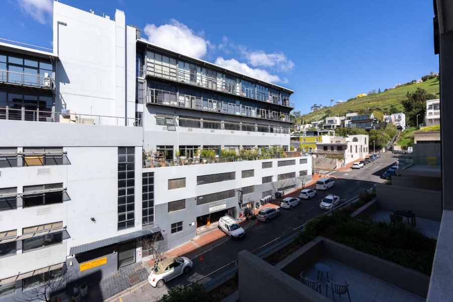 1 Bedroom Property for Sale in Green Point Western Cape